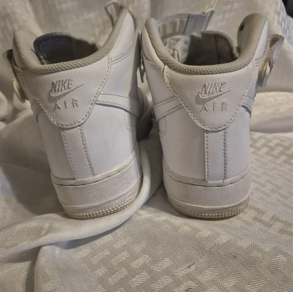 Nike Air Force 1 Mids - Picture 5 of 6